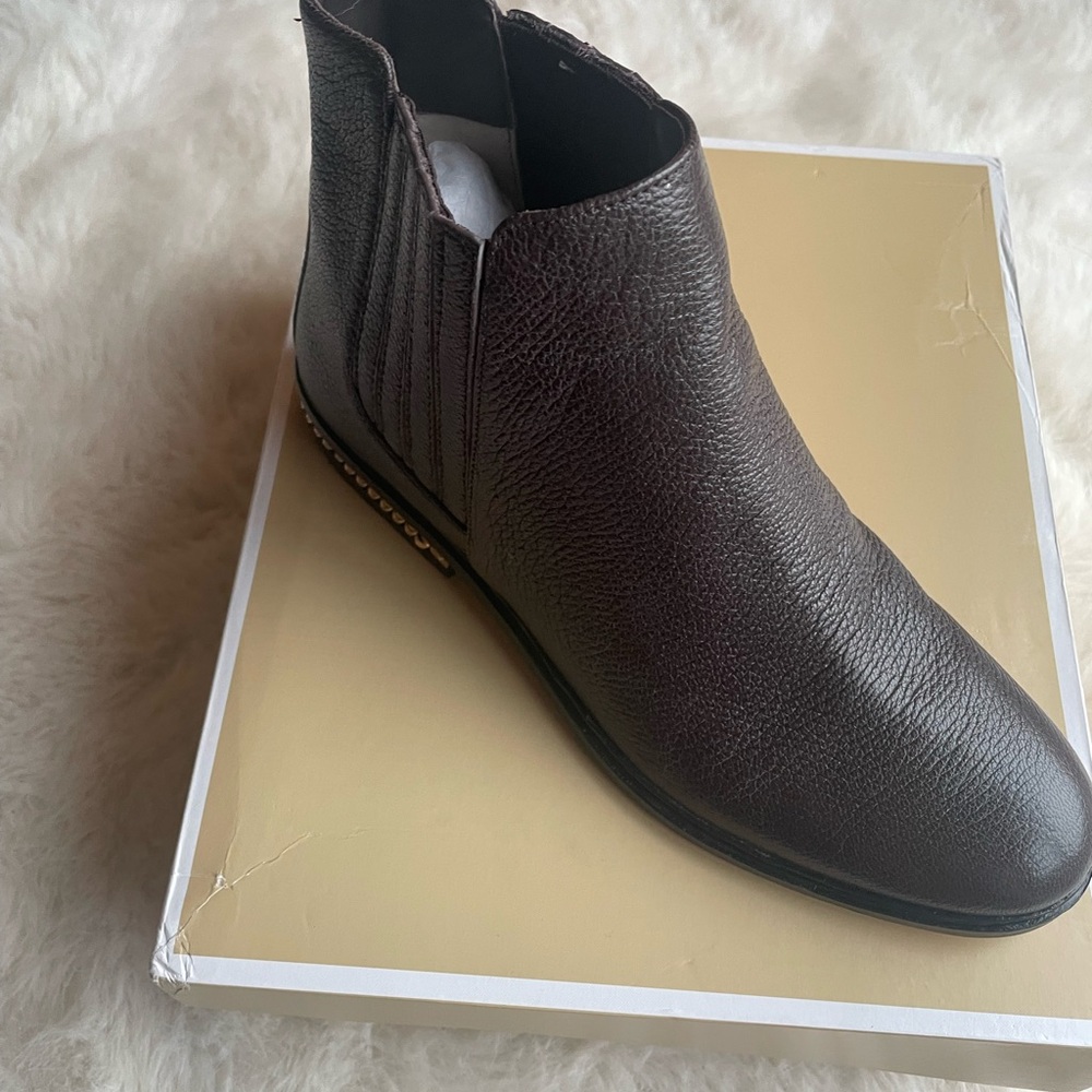 Michael Kors Women Sabrina dark chocolate Leather Ankle Boots